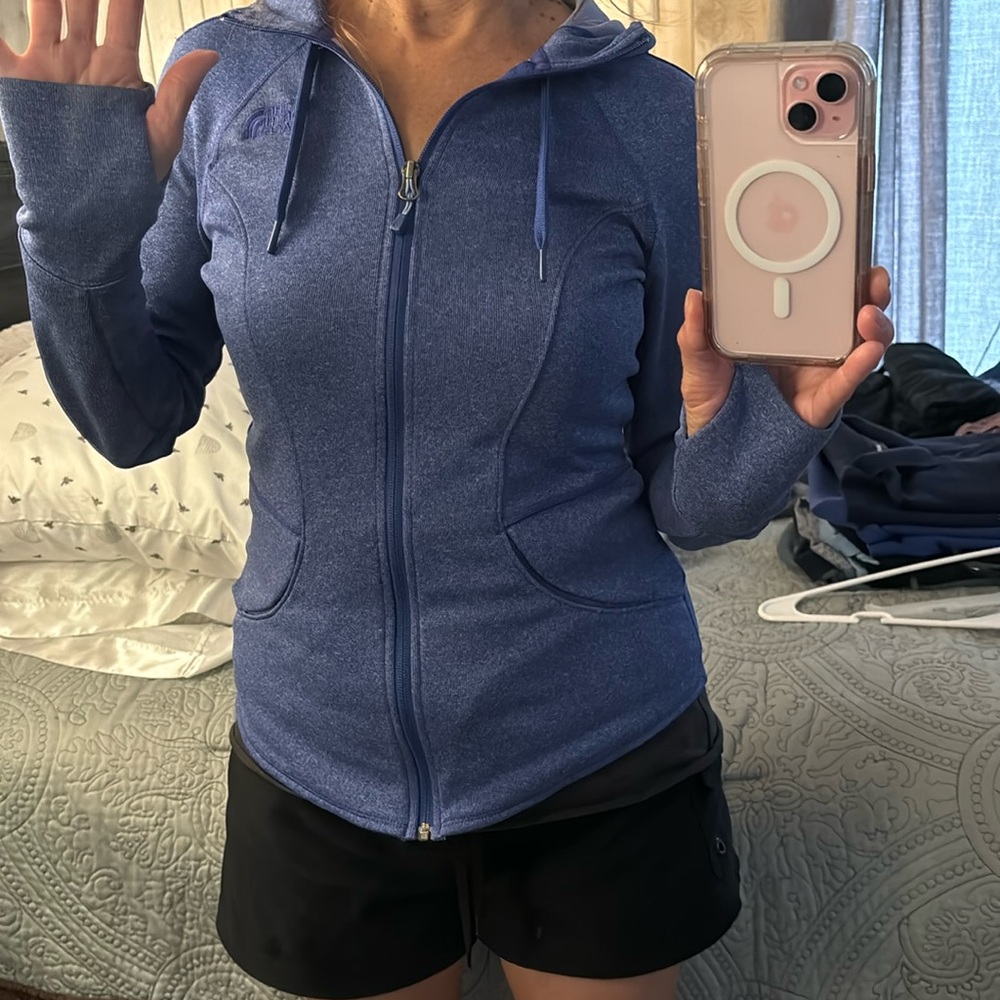Northface women’s hoodie
